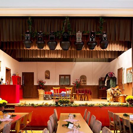 Aarwangen Gasthof Zum Wilden Mann מראה חיצוני תמונה