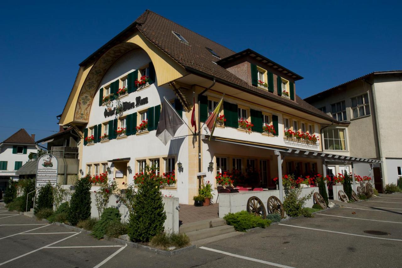 Aarwangen Gasthof Zum Wilden Mann מראה חיצוני תמונה