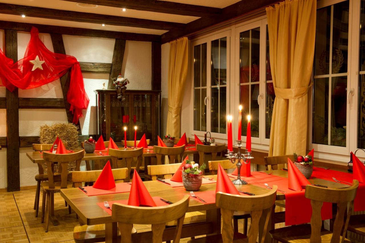 Aarwangen Gasthof Zum Wilden Mann מראה חיצוני תמונה